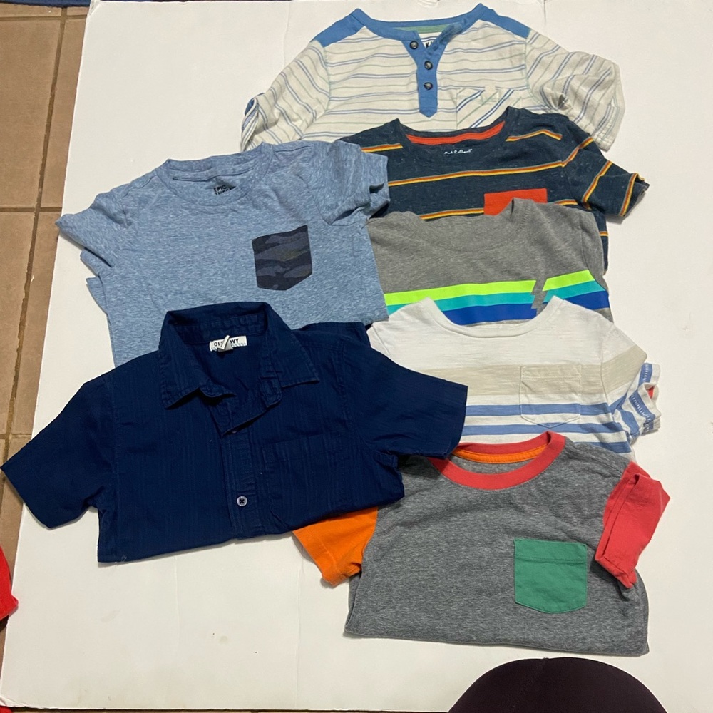 Lot of 5T boys shirts tee-shirts